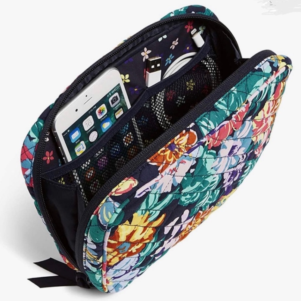 NWT Vera Bradley Quilted Floral Travel Storage Cord Organizer Happy Blooms